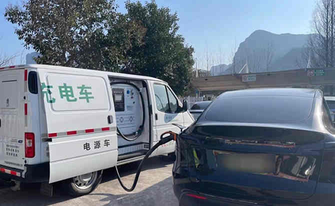 苏尼特左旗汽车搭电