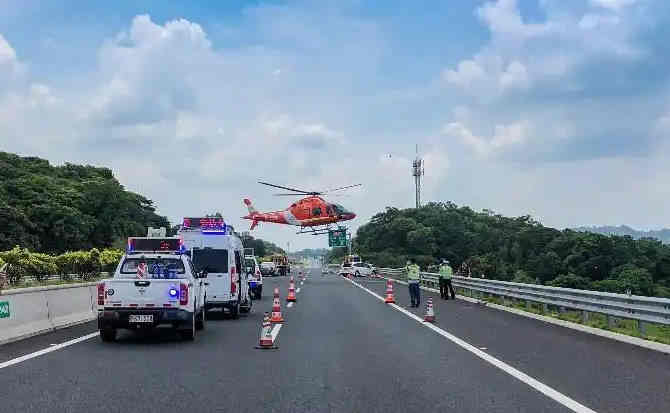 苏尼特左旗高速公路汽车救援案例