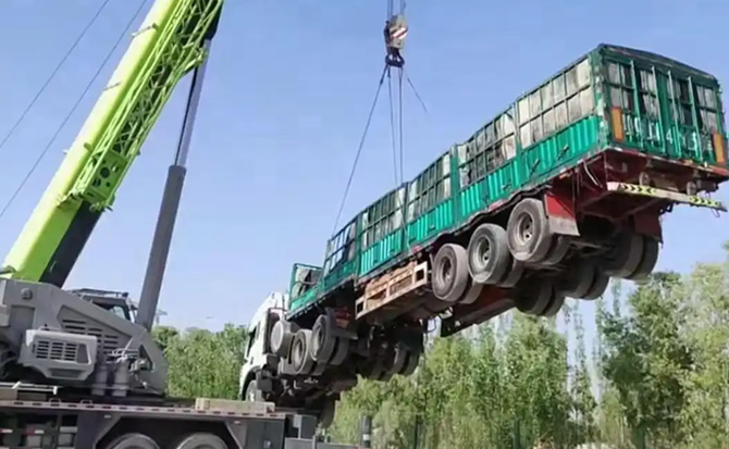 苏尼特左旗道路脱困救援案例